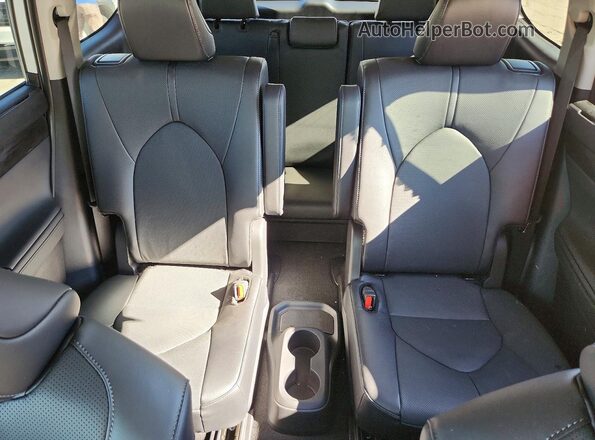 5TDXBRCH3TS705181 2026 TOYOTA LIMITED White Widok tylnych siedzeń
