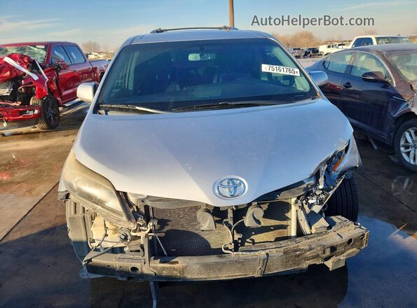5TDXK3DC2GS725458 2016 TOYOTA SIENNA Silver Widok z przodu