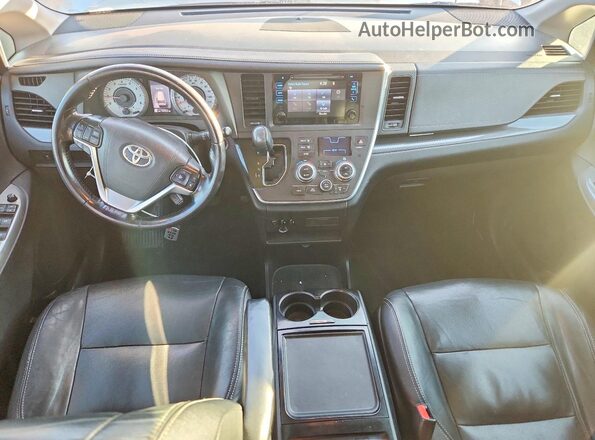 5TDXK3DC2GS725458 2016 TOYOTA SIENNA Silver Widok deski rozdzielczej