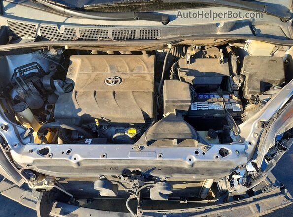 5TDXK3DC2GS725458 2016 TOYOTA SIENNA Silver Widok komory silnika