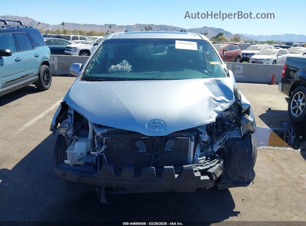 5TDXK3DC6GS695140 2016 TOYOTA SIENNA Серебряный Вид задней части салона