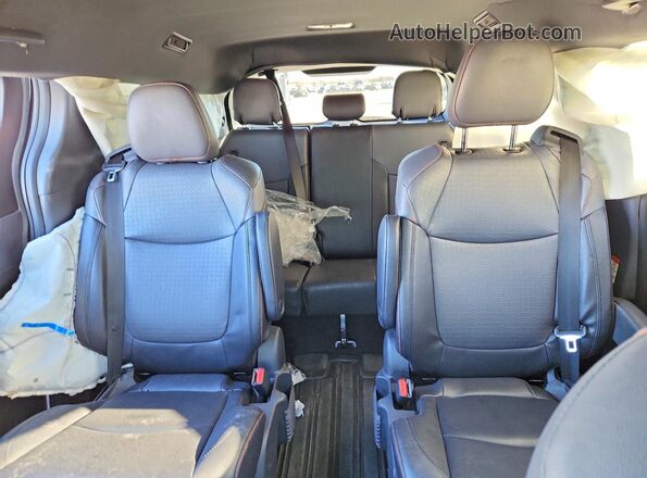 5TDXRKEC0RS182747 2024 TOYOTA SIENNA Gray უკანა სავარძლების ხედი