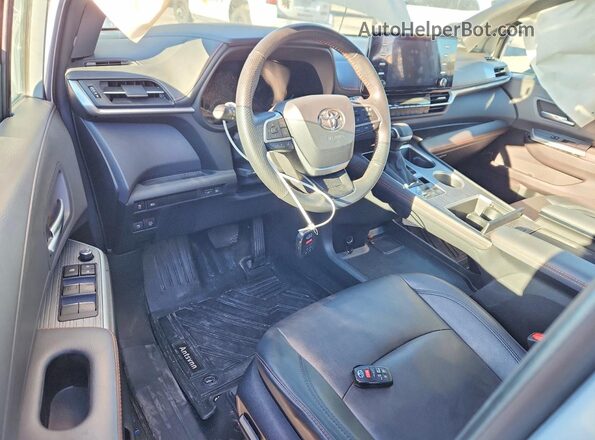 5TDXRKEC0RS182747 2024 TOYOTA SIENNA Gray წინა პანელის ხედი