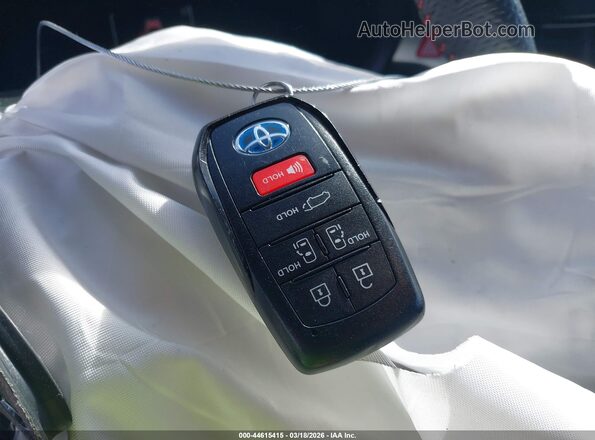 5TDXRKECXSS226422 2025 TOYOTA SIENNA Серебряный Вид панели приборов