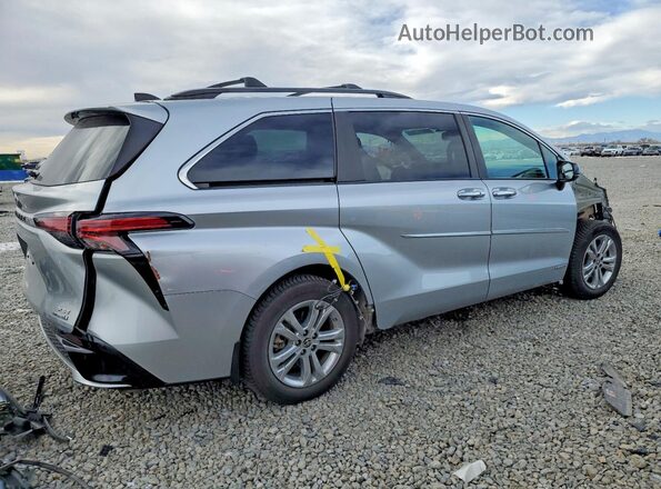 5TDXSKFC8MS038665 2021 TOYOTA SIENNA Серебряный Задняя правая четверть