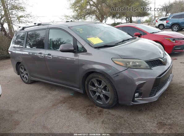 5TDXZ3DC1JS911057 2018 TOYOTA SIENNA Gray Rear interior view