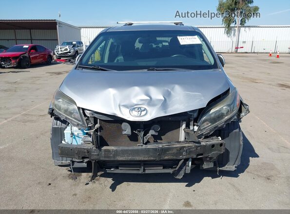 5TDXZ3DC5HS787756 2017 TOYOTA SIENNA Серый Вид спереди