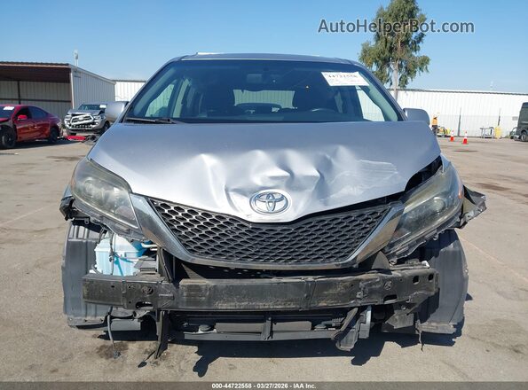 5TDXZ3DC5HS787756 2017 TOYOTA SIENNA Серый Вид задней части салона