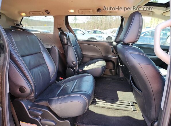 5TDXZ3DC5HS834011 2017 TOYOTA SIENNA Черный Вид задней части салона