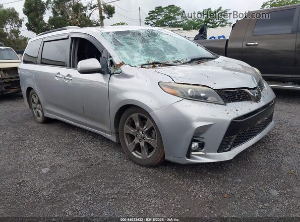 5TDXZ3DC5JS916715 2018 TOYOTA SIENNA Silver Przód prawy