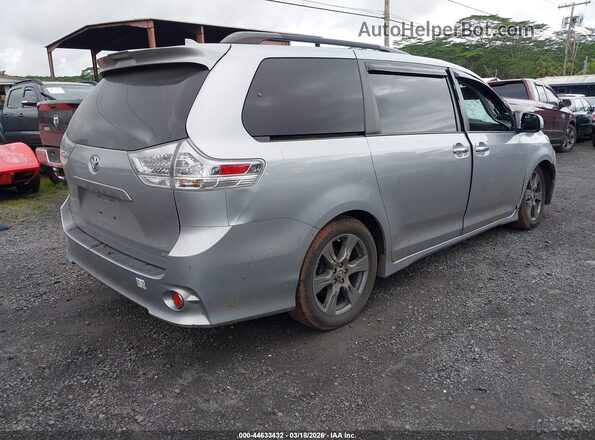5TDXZ3DC5JS916715 2018 TOYOTA SIENNA Silver Tył prawy