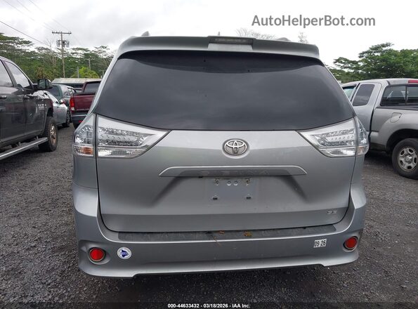 5TDXZ3DC5JS916715 2018 TOYOTA SIENNA Silver 