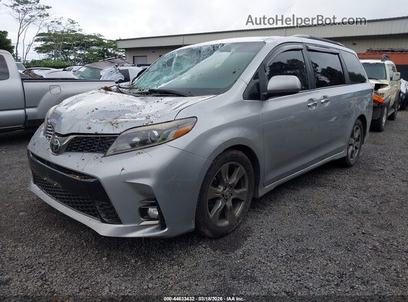 5TDXZ3DC5JS916715 2018 TOYOTA SIENNA Silver Przód lewy