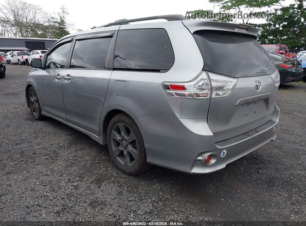 5TDXZ3DC5JS916715 2018 TOYOTA SIENNA Silver Tył lewy