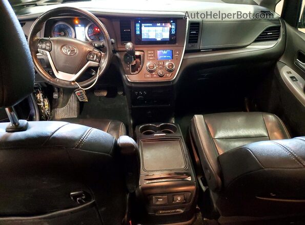 5TDXZ3DC7HS898308 2017 TOYOTA SIENNA Черный Вид панели приборов