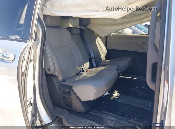 5TDYRKEC1PS164078 2023 TOYOTA LE Silver VIN კოდის სტიკერის ხედი