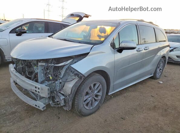 5TDYRKEC2NS085645 2022 TOYOTA SIENNA Silver Vista tres cuartos delantera izquierda