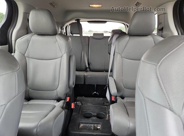 5TDYRKEC3NS094192 2022 TOYOTA SIENNA Silver Вид задніх сидінь