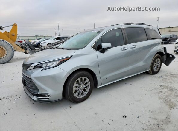 5TDYRKECXMS034781 2021 TOYOTA SIENNA Silver Front left