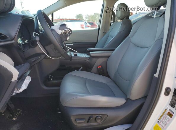 5TDYRKECXPS174480 2023 TOYOTA SIENNA Белый Вид салона спереди