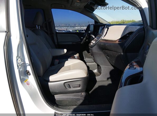 5TDYZ3DC6JS940980 2018 TOYOTA LIMITED White წინა სალონის ხედი