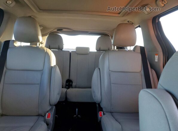 5TDYZ3DC9HS790826 2017 TOYOTA LIMITED Gray Widok tylnych siedzeń
