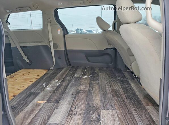 5TDZK3DC9GS750186 2016 TOYOTA SIENNA Серый Вид задней части салона