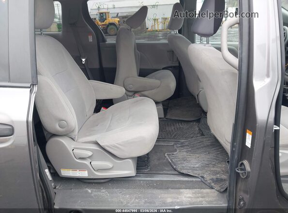 5TDZZ3DC2LS024935 2020 TOYOTA SIENNA Gray VIN კოდის სტიკერის ხედი