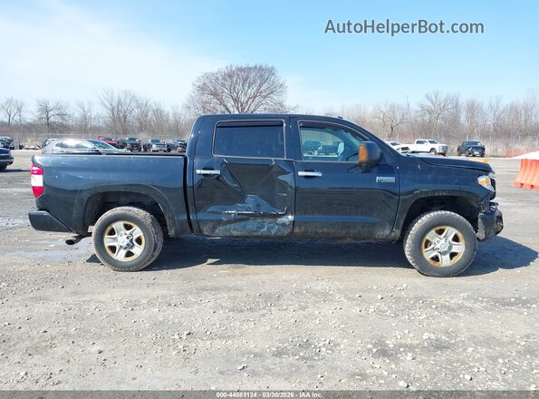 5TFAY5F10JX719686 2018 TOYOTA TUNDRA Черный Вид задней части салона