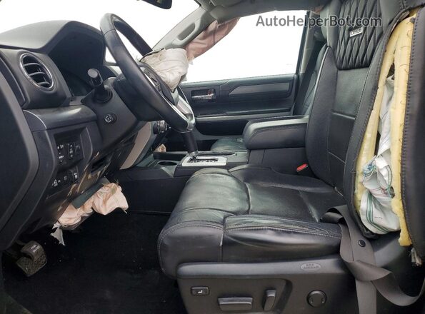 5TFAY5F15KX839565 2019 TOYOTA TUNDRA Серебряный Вид салона спереди
