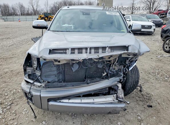 5TFAY5F15KX839565 2019 TOYOTA TUNDRA Серебряный Вид спереди