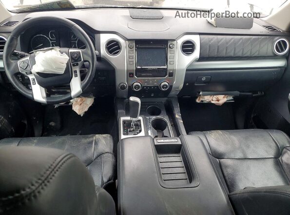 5TFAY5F15KX839565 2019 TOYOTA TUNDRA Серебряный Вид панели приборов