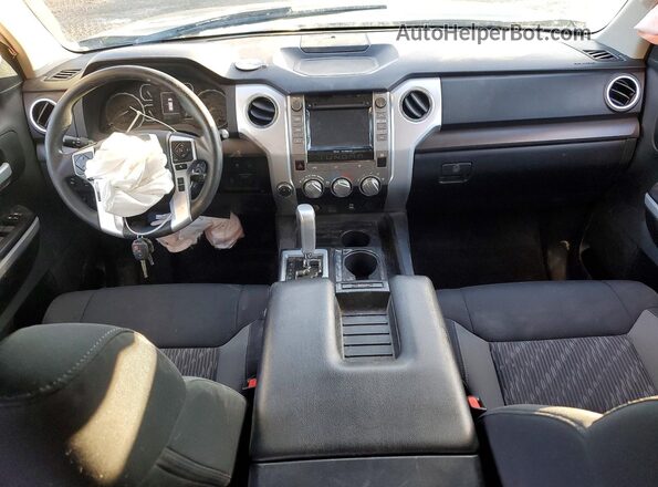 5TFDY5F17JX763570 2018 TOYOTA TUNDRA Бежевый Вид панели приборов