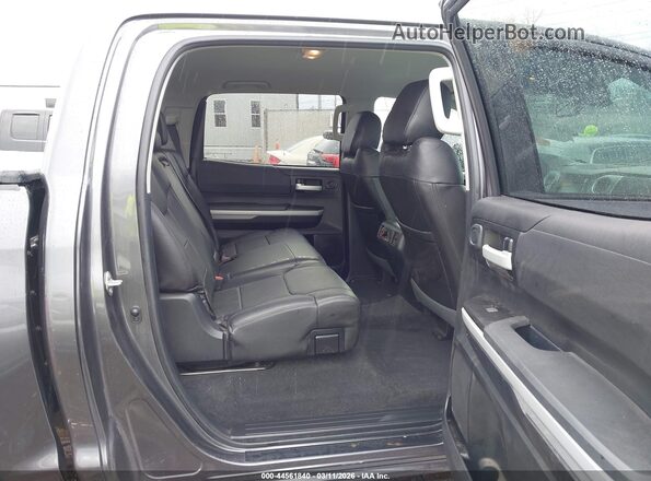 5TFDY5F19KX817341 2019 TOYOTA TUNDRA Gray VIN կոդի պիտակի տեսք