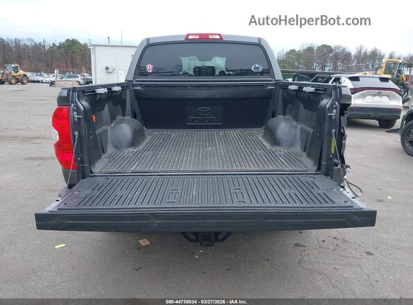5TFDY5F1XJX682109 2018 TOYOTA TUNDRA Серый 