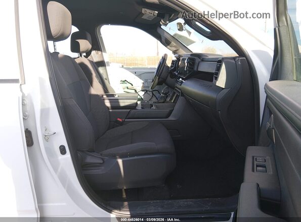 5TFKB5DB6SX301085 2025 TOYOTA TUNDRA Белый Вид салона спереди