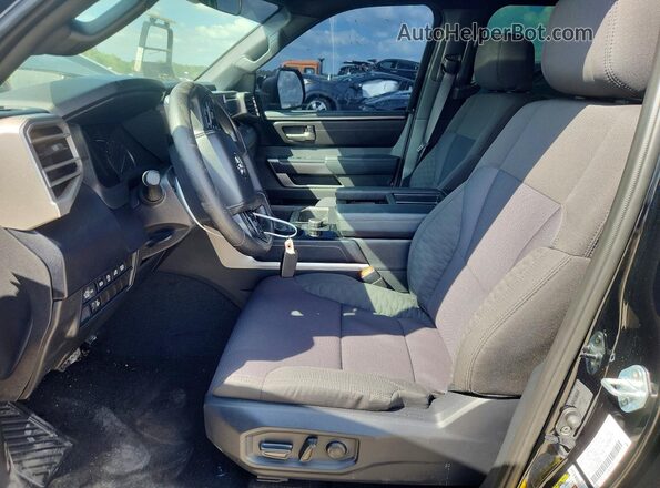 5TFLA5AB0TX052456 2026 TOYOTA TUNDRA Черный Вид салона спереди