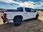 2026 Toyota Tundra Crewmax Sr Белый vin: 5TFLA5DB7TX339501