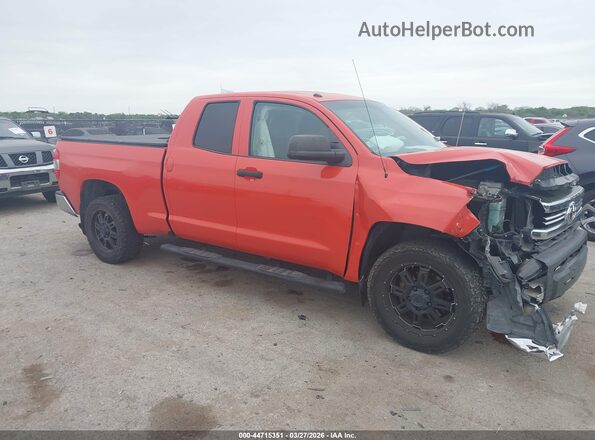 5TFRM5F16HX111888 2017 TOYOTA TUNDRA Оранжевый Вид задней части салона