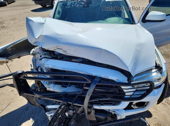 5TFRX5GN8KX146352 2019 TOYOTA TACOMA White Rear interior view