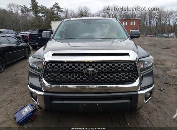 5TFUY5F15JX687010 2018 TOYOTA TUNDRA Серый Вид задней части салона