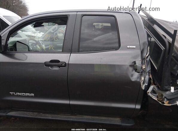 5TFUY5F15JX687010 2018 TOYOTA TUNDRA Серый 