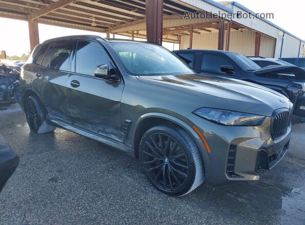 5UX13EU04R9W14687 2024 BMW X5 Зеленый Передняя правая четверть