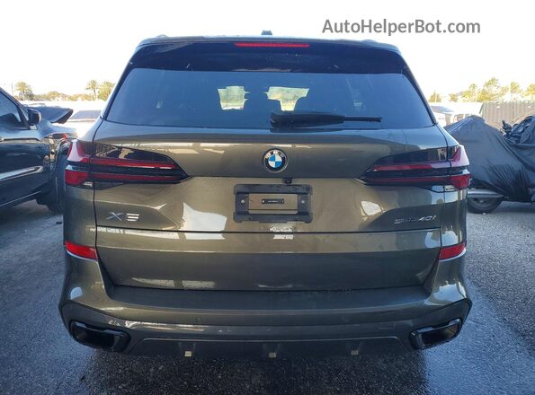 5UX13EU04R9W14687 2024 BMW X5 Зеленый Вид сзади