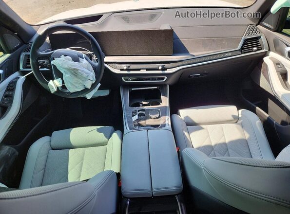 5UX13EU05T9053620 2026 BMW X5 White Widok deski rozdzielczej