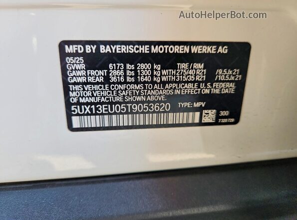 5UX13EU05T9053620 2026 BMW X5 White Widok naklejki z numerem VIN