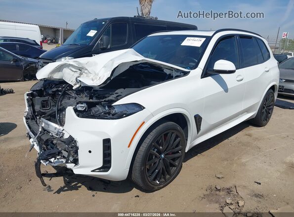 5UX13EU06S9W46157 2025 BMW X5 Белый Передняя левая четверть