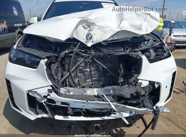 5UX13EU06S9W46157 2025 BMW X5 Белый Вид спереди