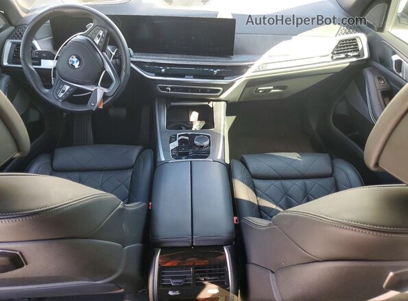 5UX13EU07R9U34264 2024 BMW X5 White Widok deski rozdzielczej