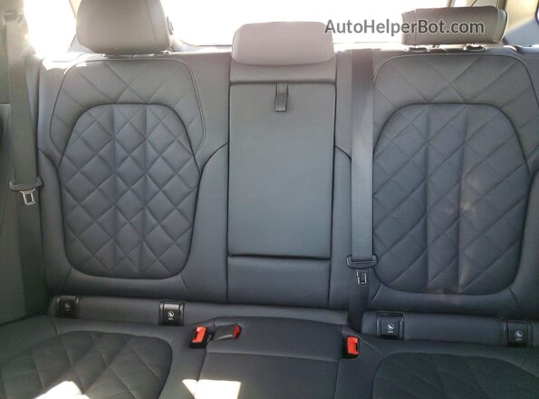 5UX13EU07R9U34264 2024 BMW X5 White Widok tylnych siedzeń